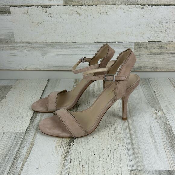 Pelle Moda womens 7.5 tan suede open toe heeled sandal pump strappy scallop edge - Picture 1 of 10